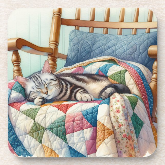 Sweet Gray Cat Sleeping on a Quilt Getränkeuntersetzer (Vorderseite)