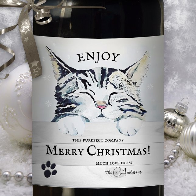 Sweet Kitten Winter Weihnachtsweinlabel Weinetikett (Christmas wine label featuring a cute kitten in bliss, with tiny snowflakes - for cat lovers)