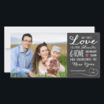 Sweet Liebe Chalkboard Holiday Foto Card Feiertagskarte<br><div class="desc">Sweet Liebe Chalkboard Holiday Foto Card von Orabella Prints. Bitte ersetzen Sie das Vorlagenbild vor dem Kauf durch ein eigenes Foto.</div>