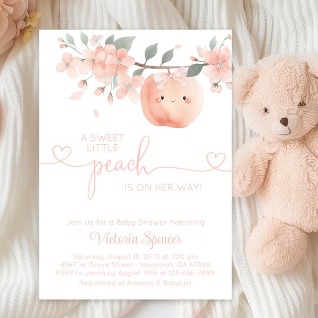Sweet Little Girl Peach Baby Dusche Einladung (Adorable baby girl peach baby shower invitation with cute sleepy baby peach.)