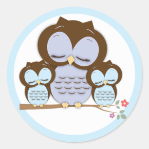 Sweet Little Mama & Twin Baby Owls auf einer Zweig Runder Aufkleber