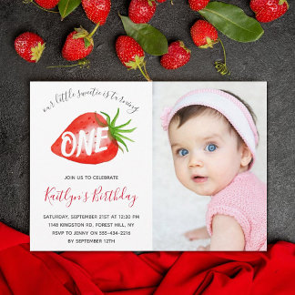 Sweet Little Strawberry 1. Geburtstag Foto Einladung
