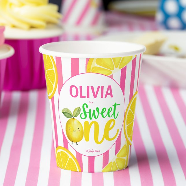 Sweet one pink lemonade Geburtstagsparty Pappbecher (Sweet one pink lemonade lemons girls birthday party personalized paper cups first party table decor)
