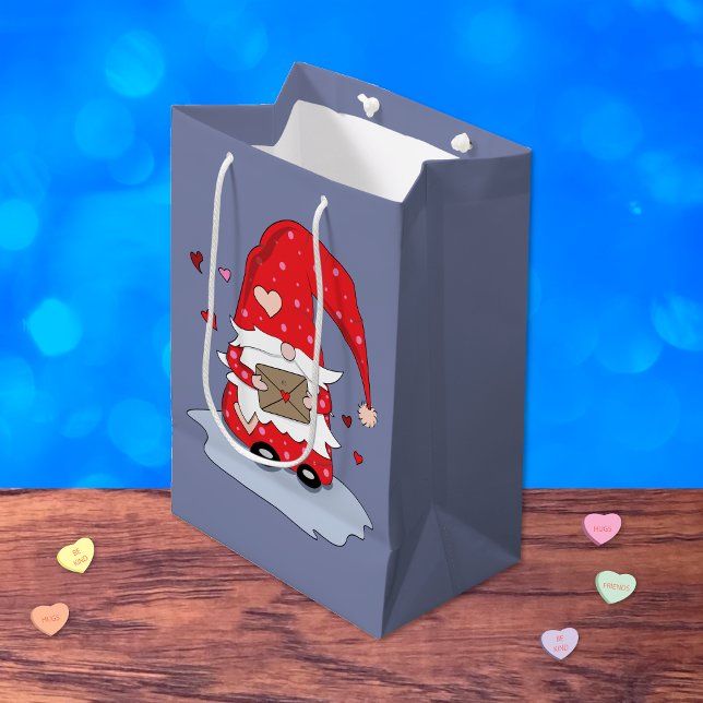 Sweet Red Gnome Blue Gray Gift Bag Mittlere Geschenktüte (Red gnome with letter blue gift bag .)