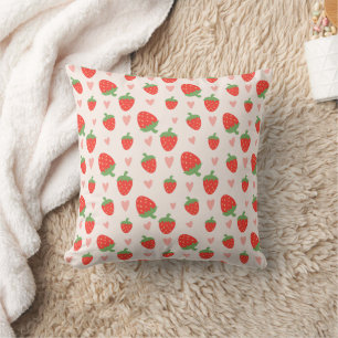 Sweet Strawberries & Hearts Throw Kissen