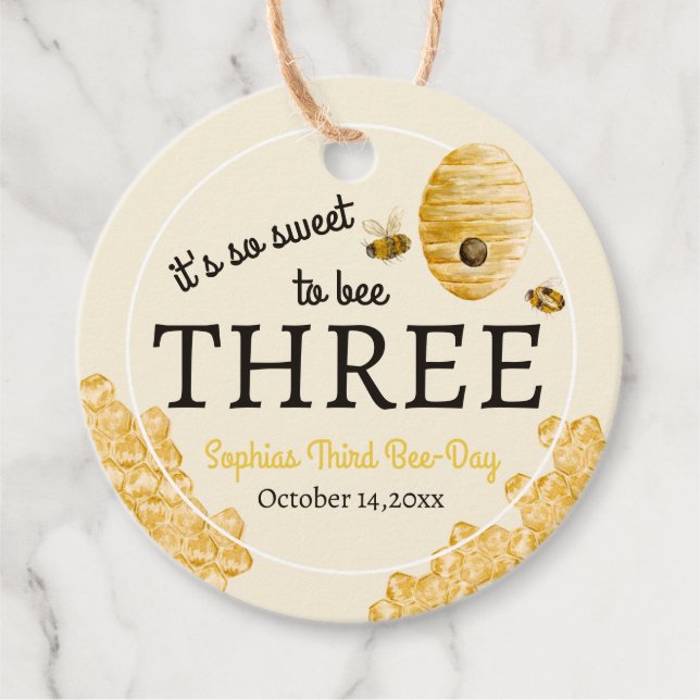 Sweet To Bee Three Third Birthday Bees Honeycomb Geschenkanhänger (Vorderseite)