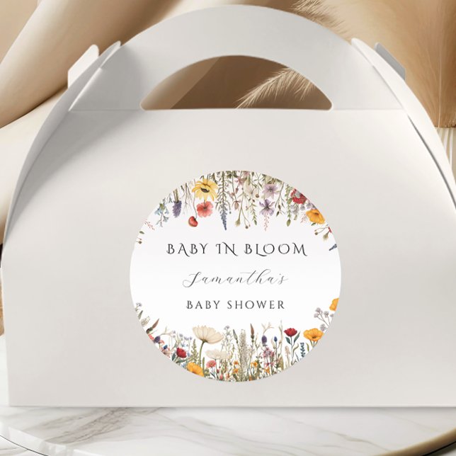 Sweet White Floral Baby in Blütendusche Runder Aufkleber (Von Creator hochgeladen)