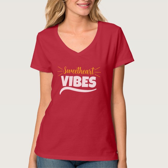 Sweetheart Vibes Graphic Women’s V-Neck T-Shirt (Vorderseite)