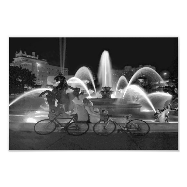 Sweethearts im J C Nichols Fountain B W Fotodruck (Vorne)