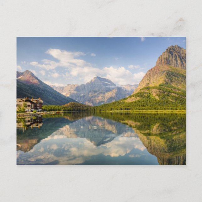 Swiftcurrent Lake mit vielen Glacier Hotel und Postkarte (Vorderseite)
