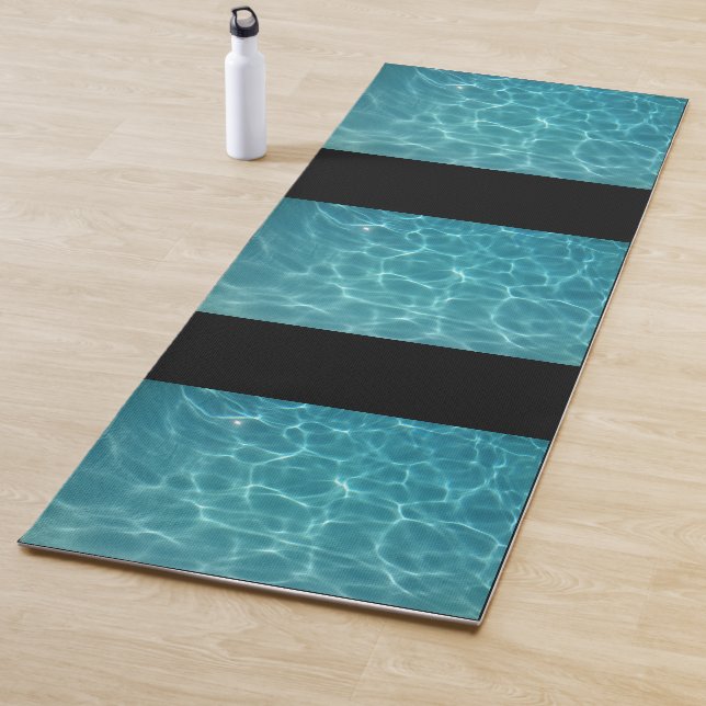 Swimmingpool-Wasser Yogamatte (Beispiel)