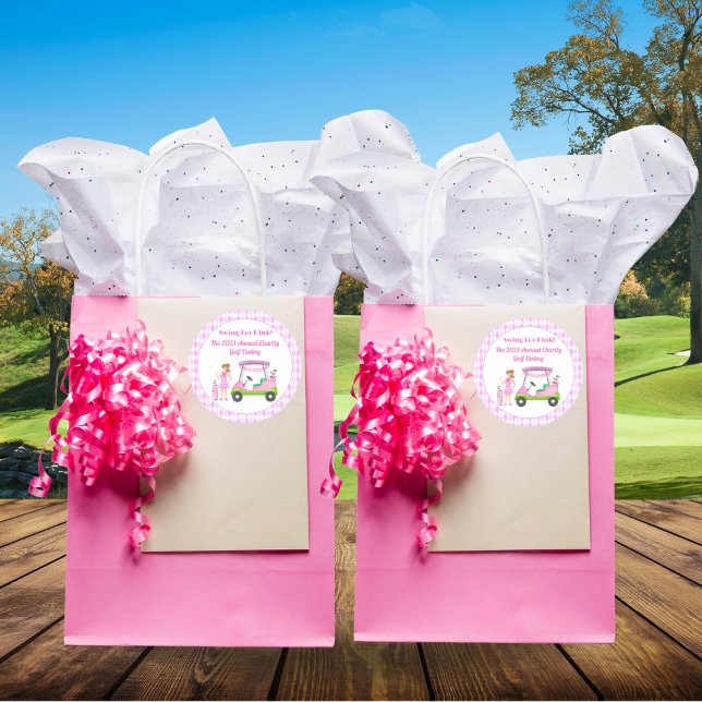 Swing for Pink Golf Outfit Breast Cancer Awareness Runder Aufkleber (Von Creator hochgeladen)