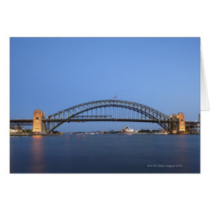 Sydney Harbour Bridge und Opernhaus bei Dämmerung