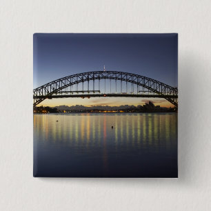 Sydney Harbour Bridge und Sydney Opera House bei Button