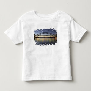 Sydney Harbour Bridge und Sydney Opera House bei Kleinkind T-shirt
