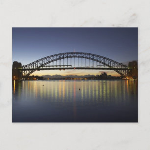 Sydney Harbour Bridge und Sydney Opera House bei Postkarte