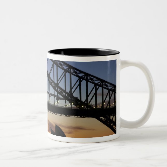Sydney Harbour Bridge und Sydney Opernhaus 2 Zweifarbige Tasse (Rechts)