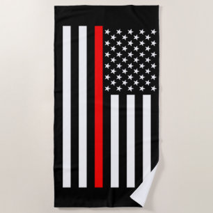 Symbolische Thin Red Line US-Flagge Grafik auf ein Strandtuch