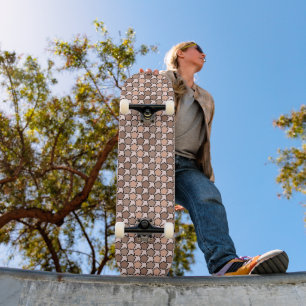 Symmetric Brown Pentagons mit gestrichelten Grenze Skateboard