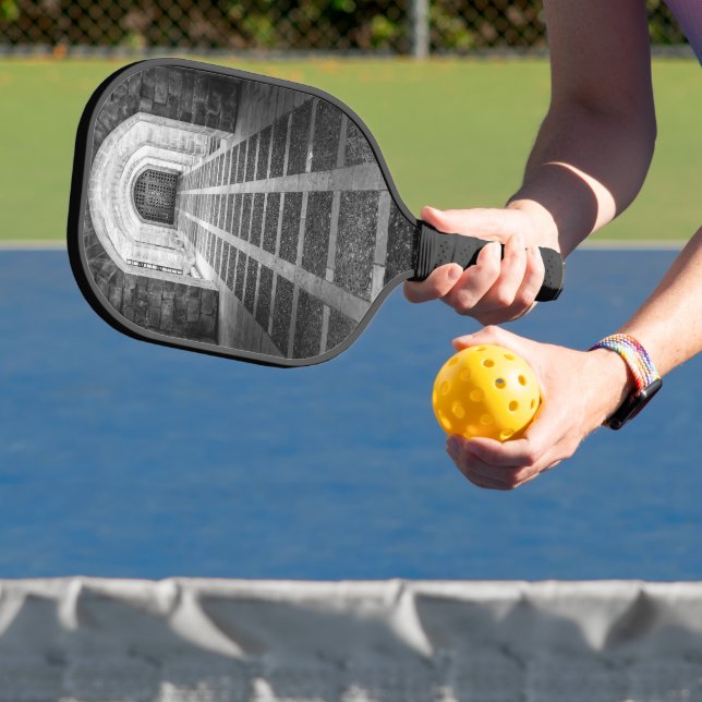 Symmetrie in Schwarz/Weiß Pickleball Schläger (InSitu)