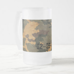 Symmetrische ramponierte grüne olivfarbene Tarnung Mattglas Bierglas
