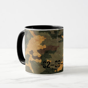 Symmetrische ramponierte grüne olivfarbene Tarnung Tasse