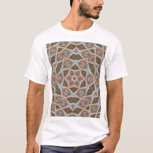 Symmetrische Skala: zirkuläres Gewebemuster. T-Shirt