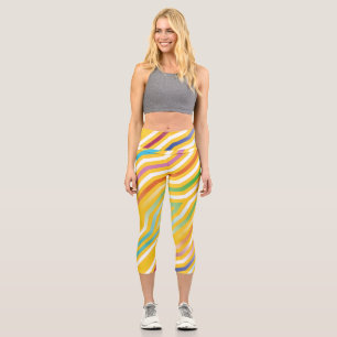 Symmetrischer diagonaler Streifen Hintergrund 3 Capri Leggings