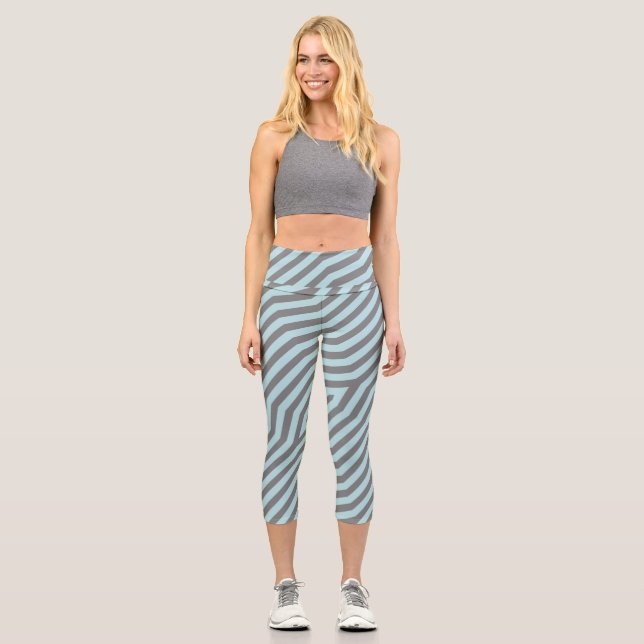 Symmetrischer diagonaler Streifen Hintergrund 9 Capri Leggings (Vorderseite)