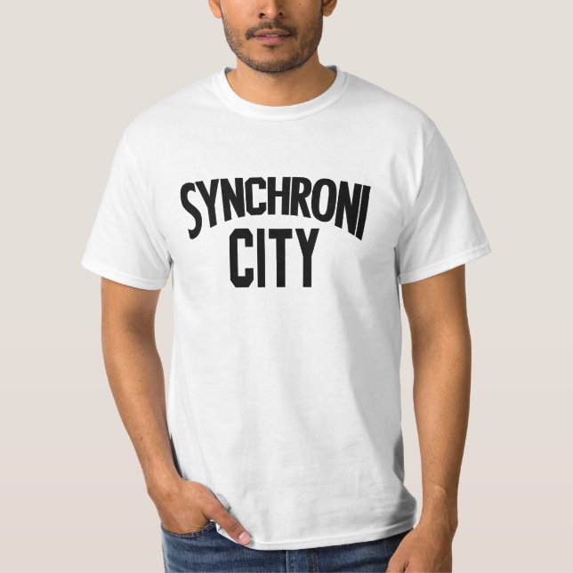 SYNCHRONICITY / シンクロニシティ T-Shirt (Vorderseite)