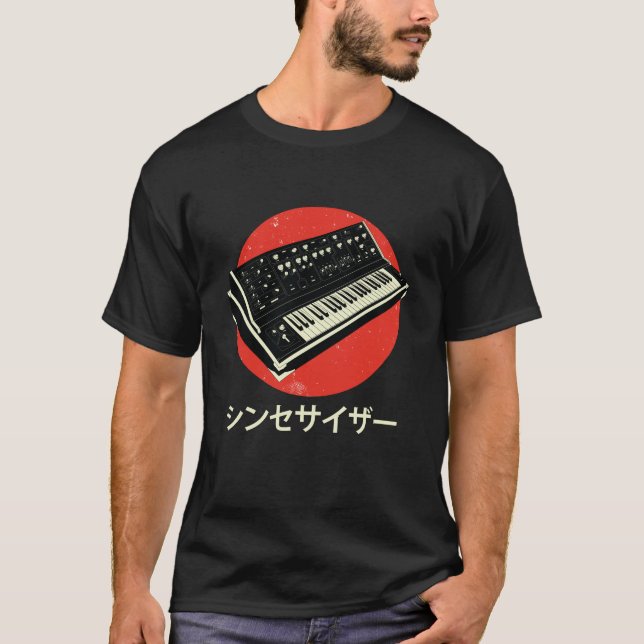 Synth Keyboard Drum Machine Japanischer Synthesize T-Shirt (Vorderseite)