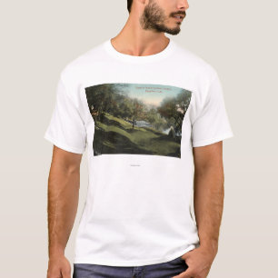 Szene in Busch versunkenen Gärten T-Shirt