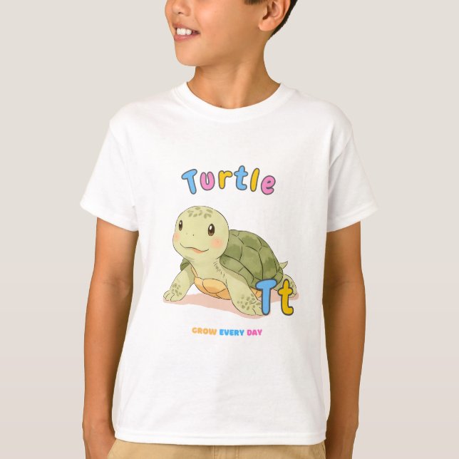 “T is for Turtle” Alphabet Tee – Grow Every Day (Vorderseite)