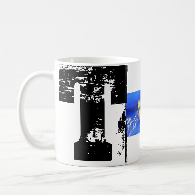 T Monogram Grunge Typografische Tasse (Links)