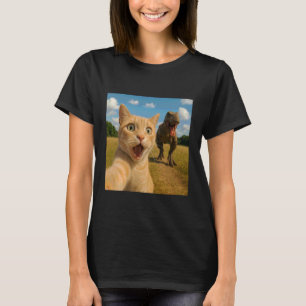 T-Rex-Dinosaur jagt Katze realistische Illustratio T-Shirt