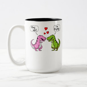 T-Rex Dinosaurier umarmen mich lustiger Paar-Witz Zweifarbige Tasse