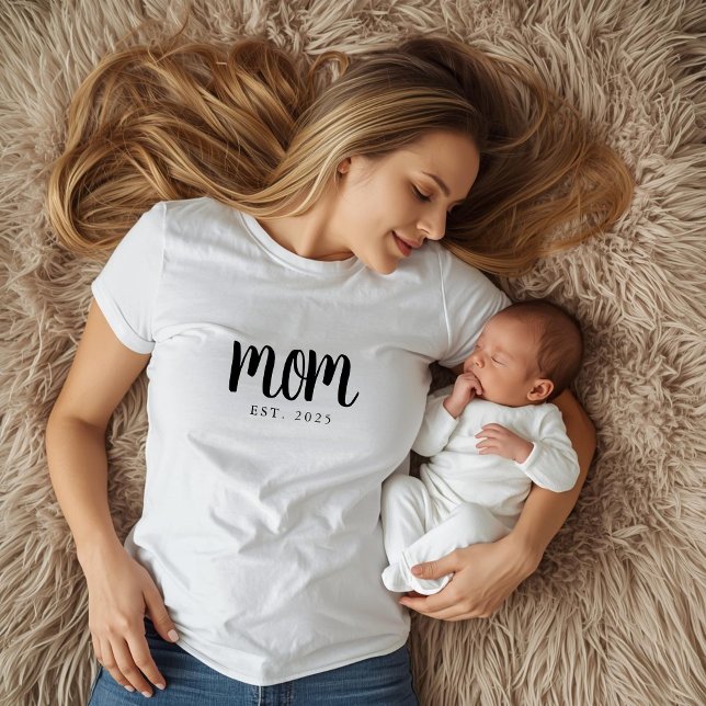 T - Shirt für die Mama mit schwarzem Skript (custom mom tshirt with established date for new mom or mothers day christmas gifts ideas)