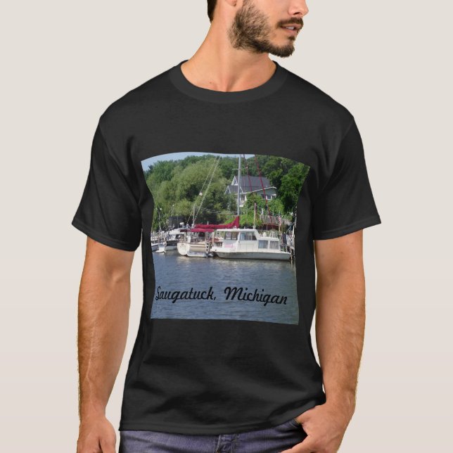 T - Shirt für schöne Saugatuck-Boote (Vorderseite)