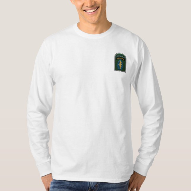 T-Shirt mit Army Special Forces Tab und Patch (Vorderseite)