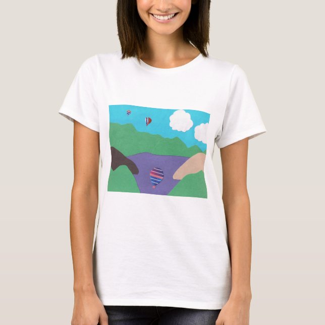 T - Shirt mit einer Bergsee-Szene. (Vorderseite)