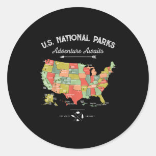T-Shirt mit Karte der Nationalparks Camping Frauen Runder Aufkleber
