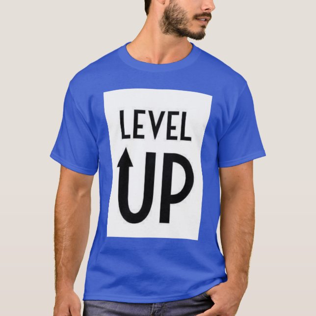 T-Shirt mit Level Up Text bedruckt (Vorderseite)
