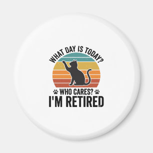 T-Shirt mit lustigem Zitat über eine pensionierte  Magnet