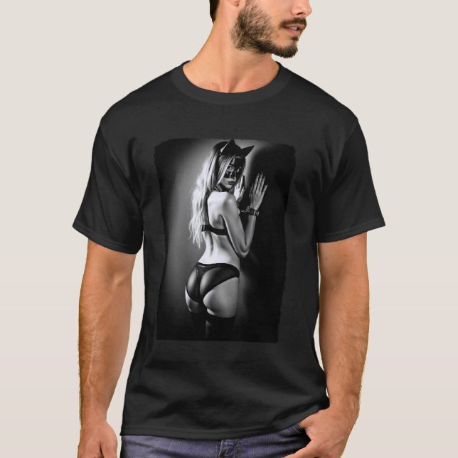 T-Shirt mit Mädchen darauf - Mädchen in Katzenmask (Vorderseite)