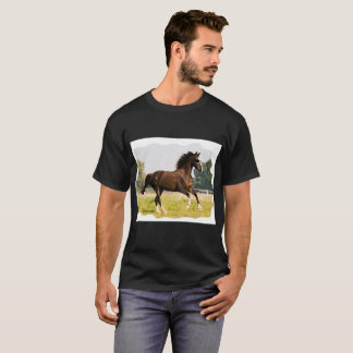 T-Shirt mit Pferd, das eine Sonnenbrille trägt
