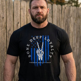 T-Shirt mit Skelett-Hand und USA-Flagge "Bone Deep
