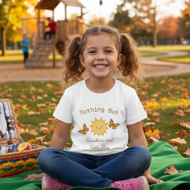T - Shirt "Sunshine and Butterflies" (Von Creator hochgeladen)
