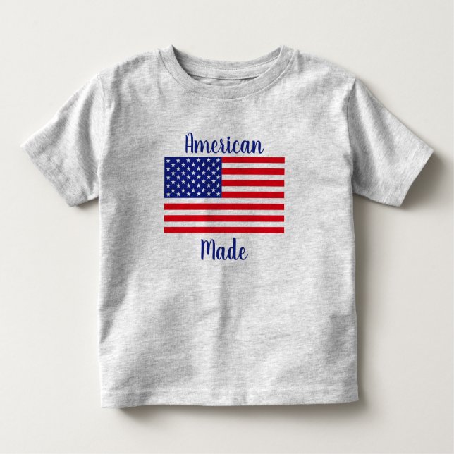 T - Shirt unter amerikanischer Flagge (Vorderseite)