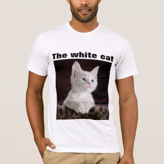 T-Shirt Weiße Farbe mit einem markanten Design