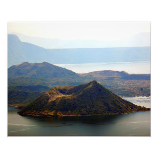 Taal Volcano auf Tagaytay Ridge 20"x16" Foto Print